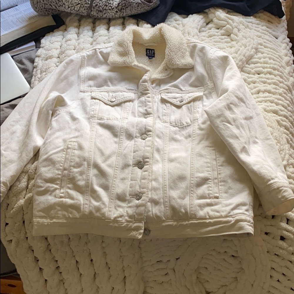 White Oversized Gap Sherpa Denim Jacket